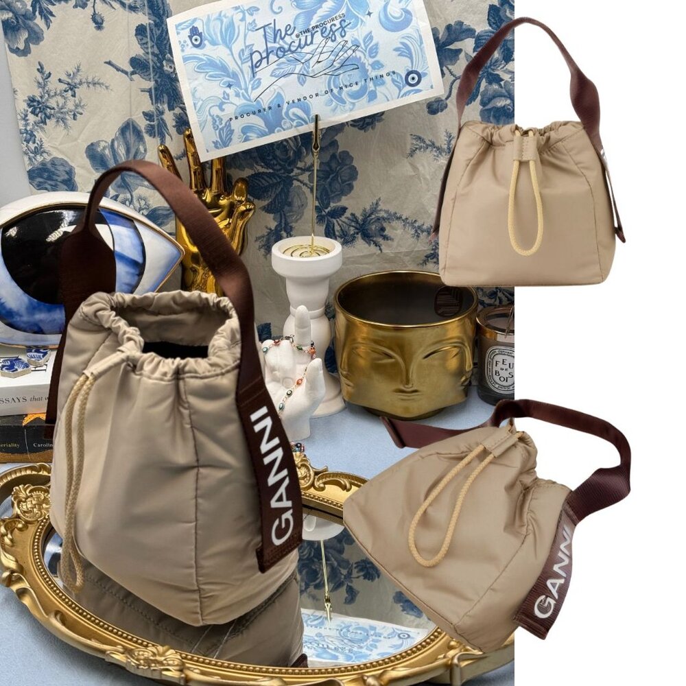 🆕 GANNI 🧿 NWT Recycled Tech Mini Bucket Bag Pouch, Oyster Gray